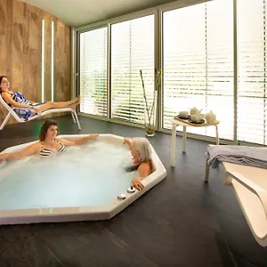 https://le-relais-de-farrou.midi-pyreneeshotels.com