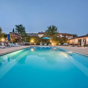 https://le-clos-des-bruyeres.hotels-rhonealpes.com